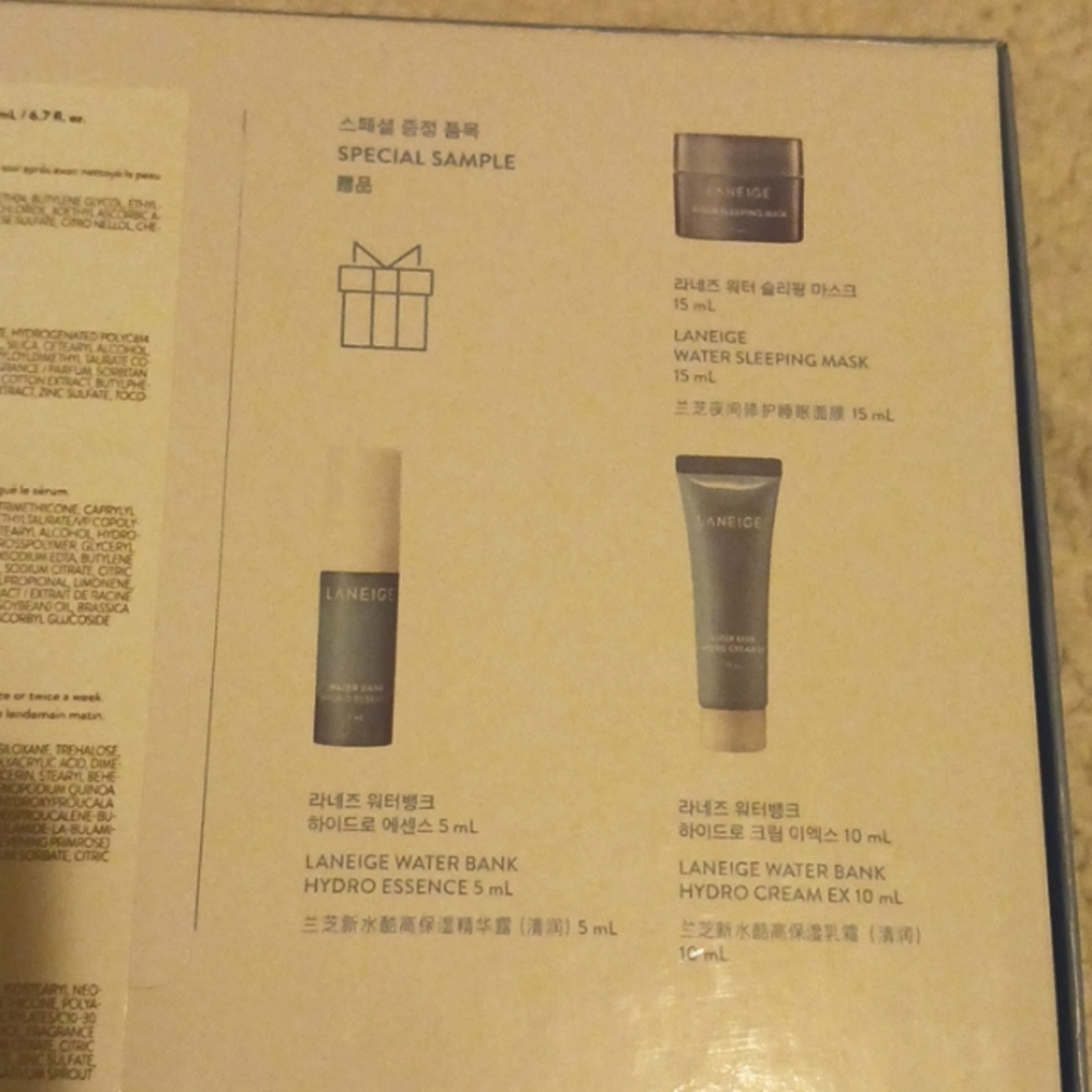 Laneige Basic Duo Set Light Essential Balancing & Water Bank Gift Set - Picture 8 of 11